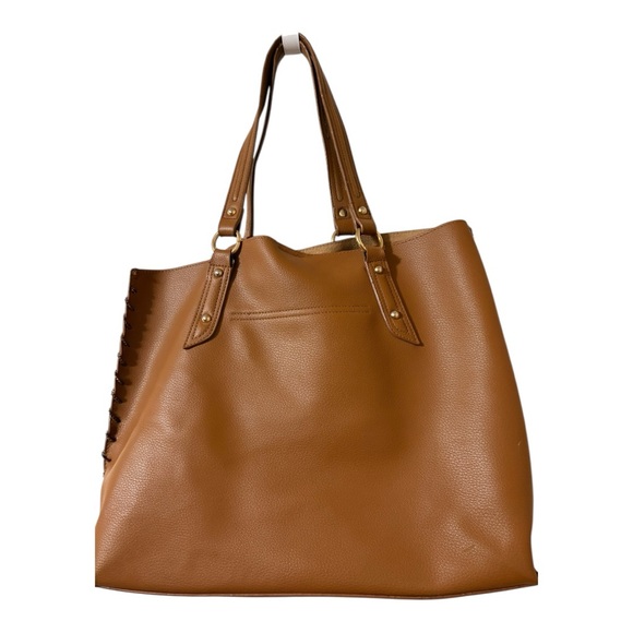Jessica Simpson Timeless Brown Leather Tote with Spacious Design - Picture 2 of 11